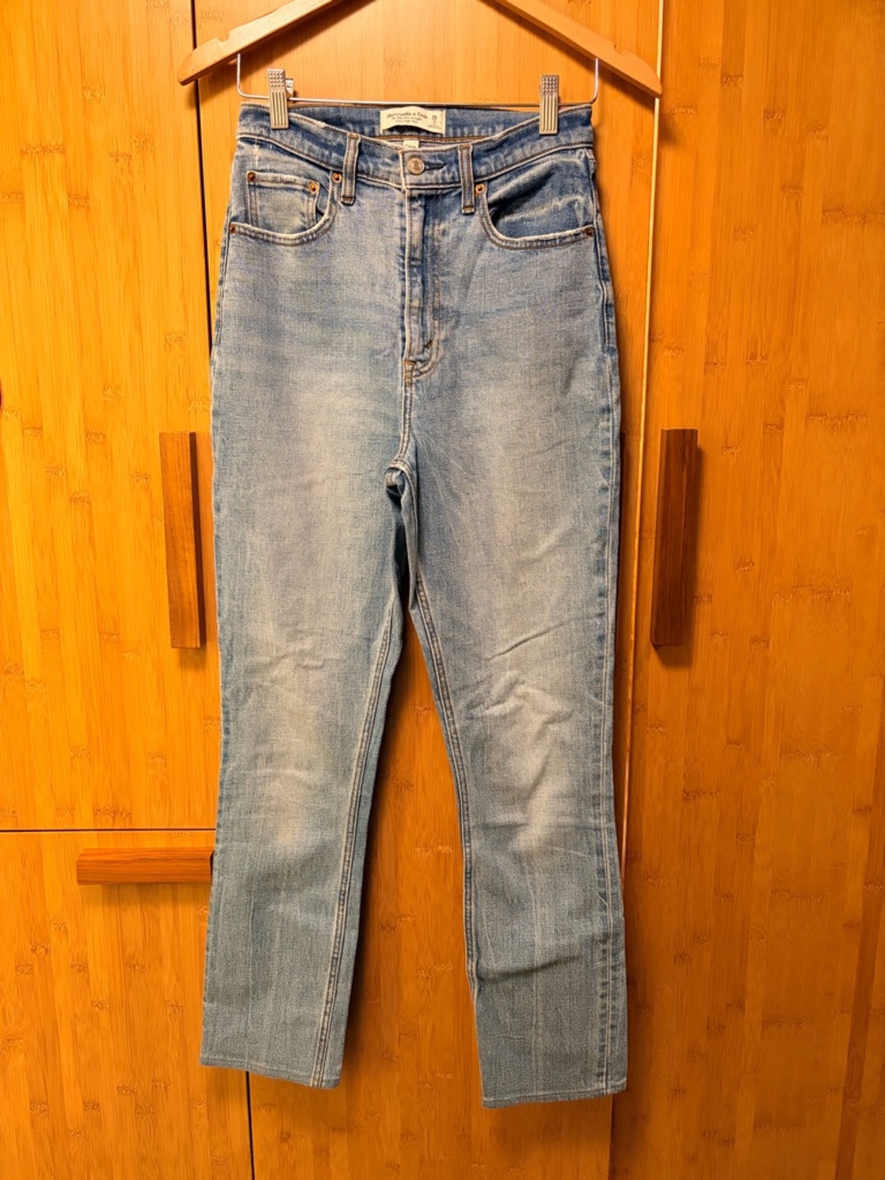 A+F Curve Love ultra high rise slim straight jeans